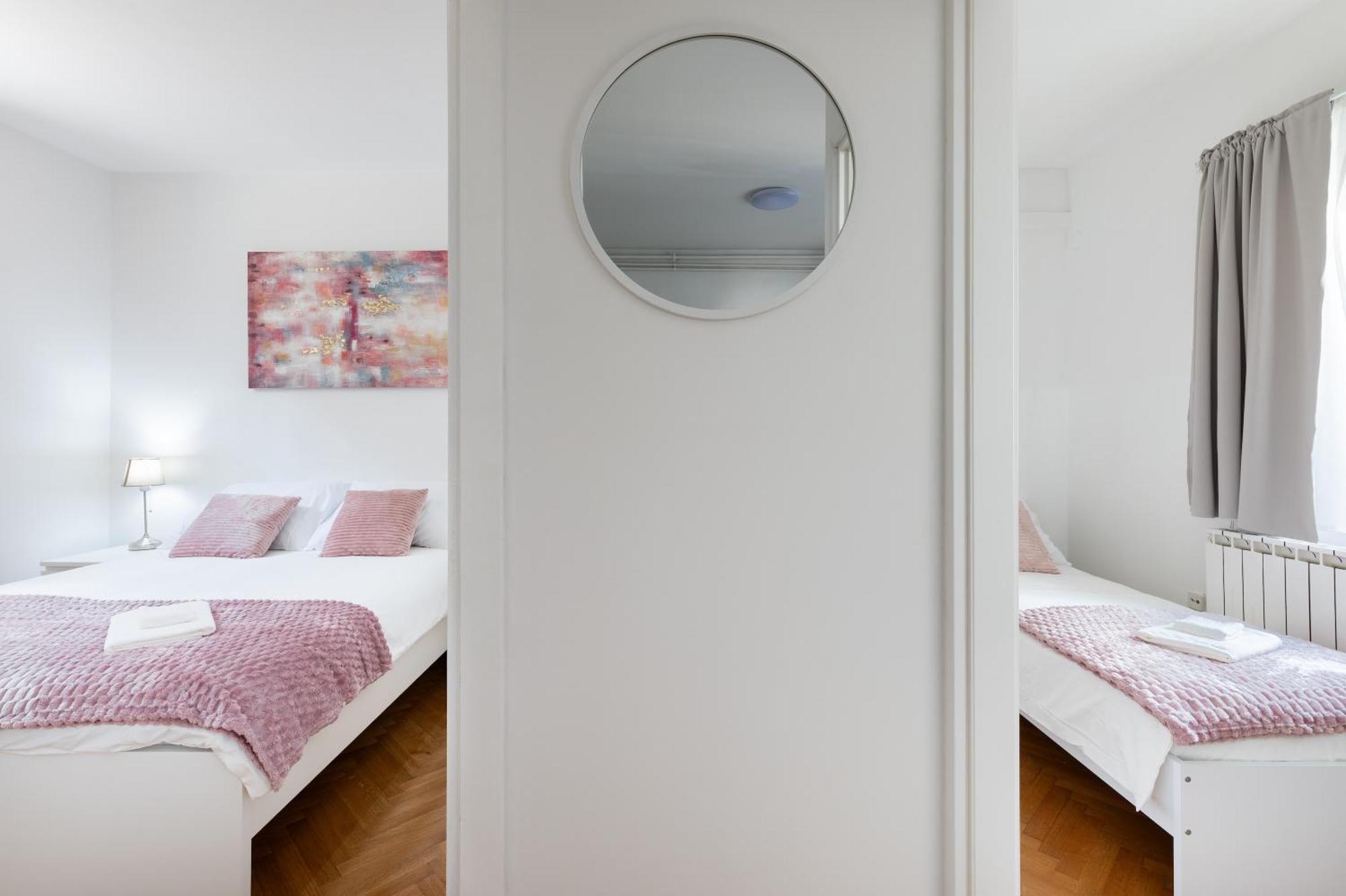 Pearl In Prime Location! Apartament *
